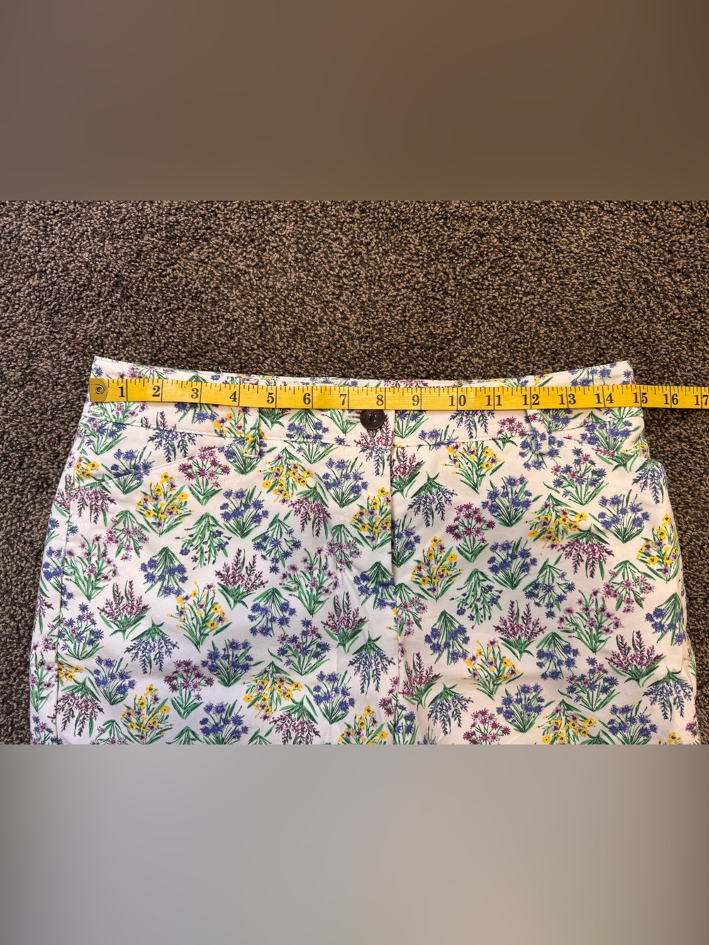 Talbots White Floral Print Shorts with Purple, Green & Yellow Wildflowers Sz 4P - Picture 8 of 14